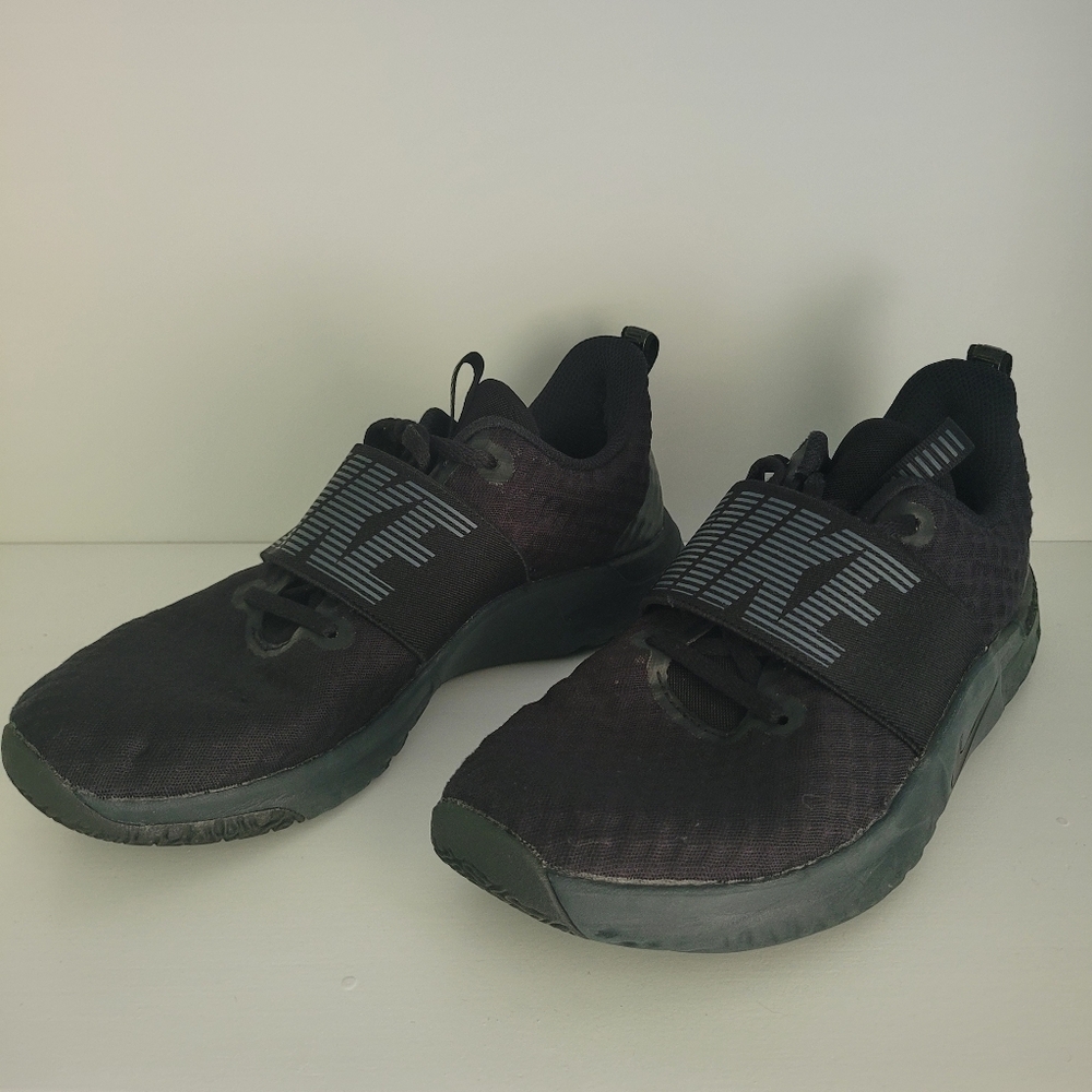 Nike Black Tennis Shoes